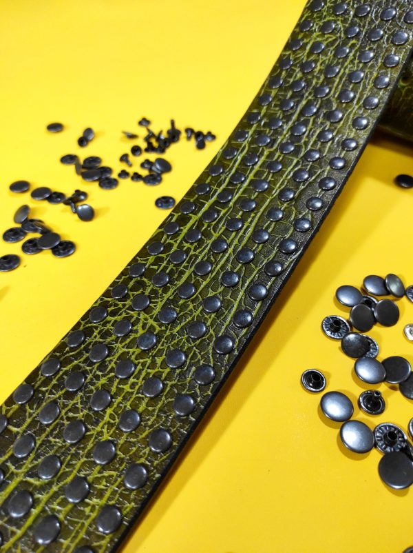 Correa para guitarra o bajo Tachas negras - Imagen 3